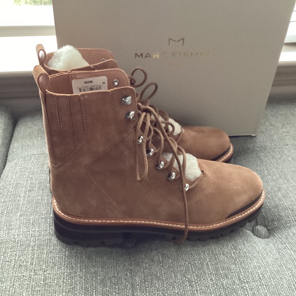 Marc Fisher LTD Izzie Genuine Shearling Lug Sole Boot (Women) 9.5M - Picture 12 of 12